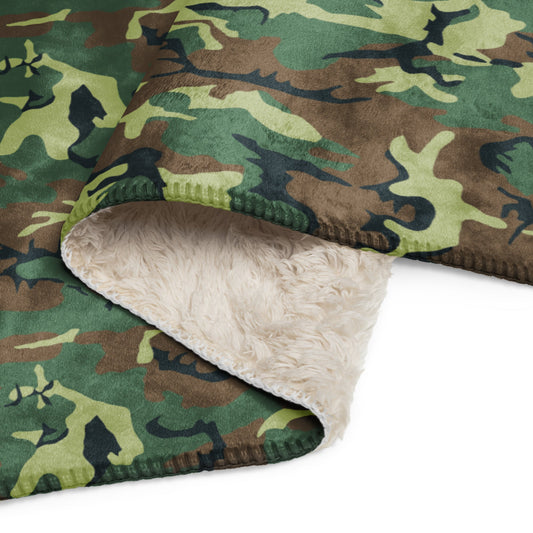 Chinese Type 99 Woodland CAMO Sherpa blanket - Blankets
