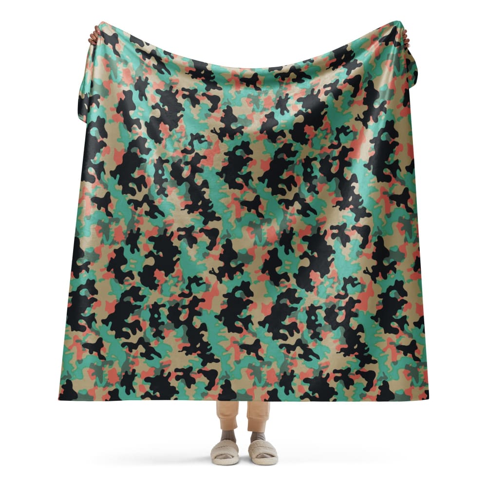 Czechoslovakian Duby CAMO Sherpa blanket - 60″×80″