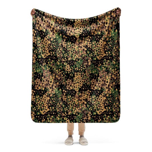 German WW2 Erbsenmuster Pea Dot CAMO Sherpa blanket - 50″×60″