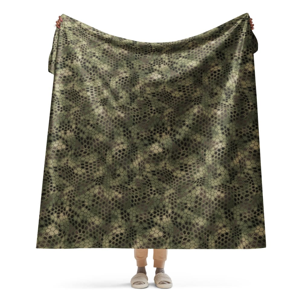 Hexagonal Scales Green CAMO Sherpa blanket - 60″×80″