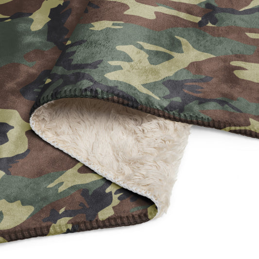 Italian Mimetico Roma 90 Woodland CAMO Sherpa blanket - Blanket