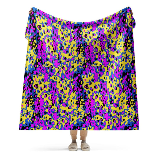 Oakleaf Glow-Oak Fuschia CAMO Sherpa blanket - 60″×80″
