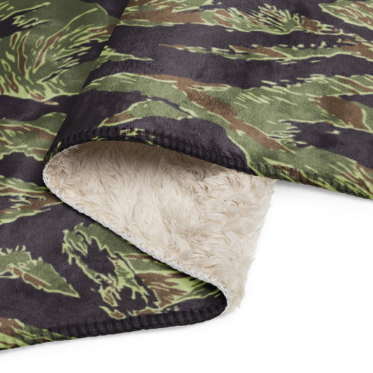 South Vietnamese Marine Corps Tiger Stripe CAMO Sherpa blanket - Blankets
