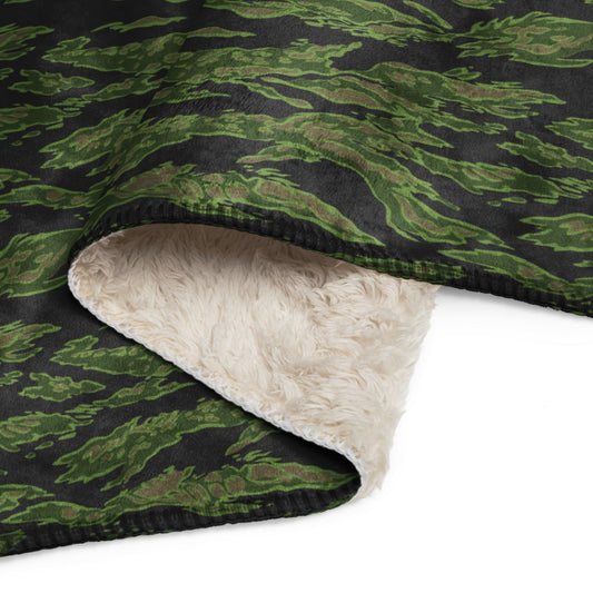 Canadian Tiger Stripe CAMO Sherpa blanket - Blankets