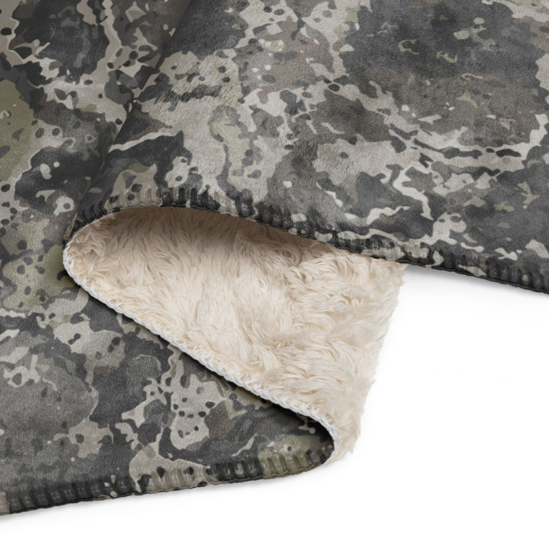 A2 Pandora Alpine CAMO Sherpa Blanket