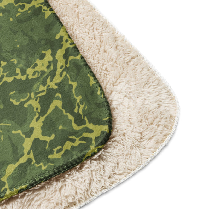 A2 Pandora Jungle CAMO Sherpa Blanket