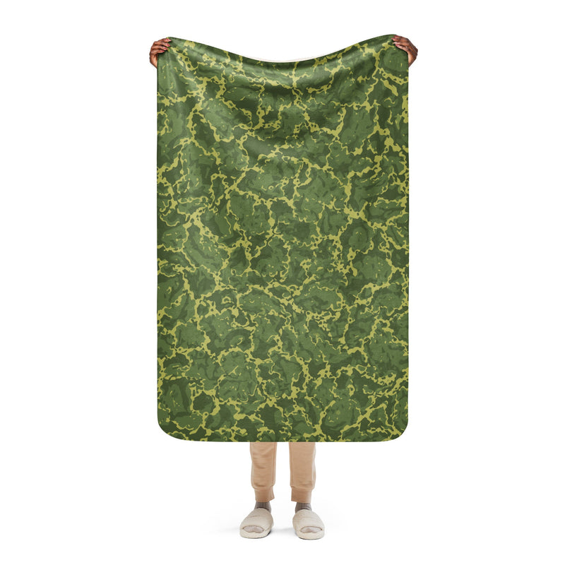 A2 Pandora Jungle CAMO Sherpa Blanket - 37″×57″