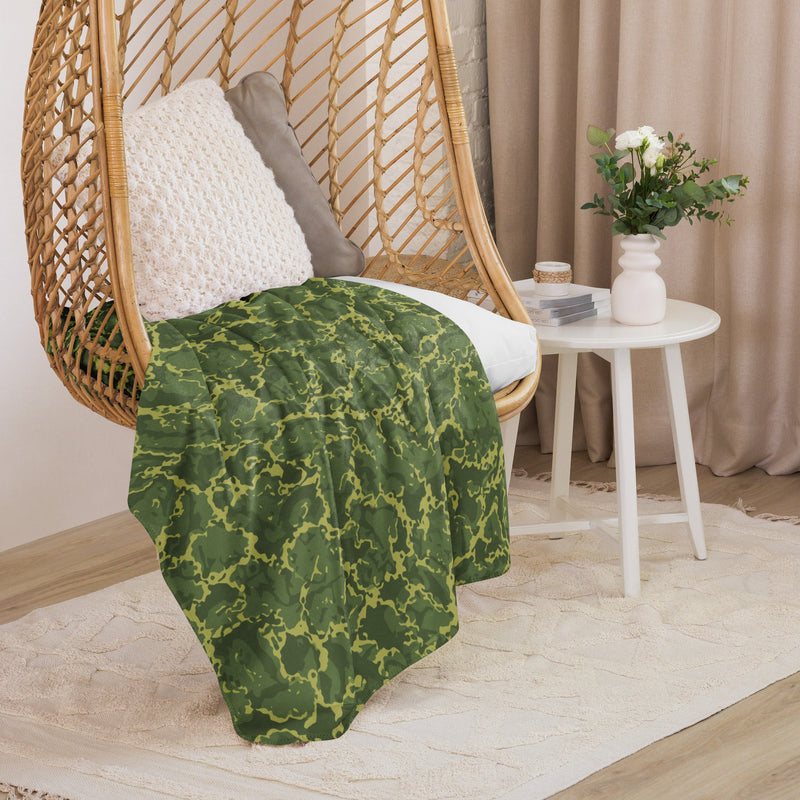 A2 Pandora Jungle CAMO Sherpa Blanket