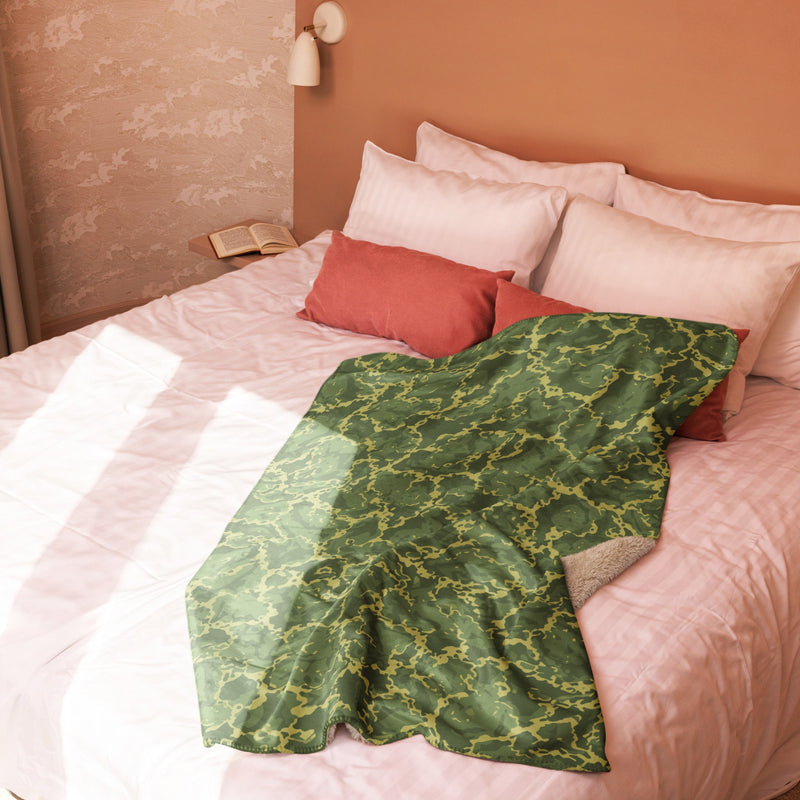 A2 Pandora Jungle CAMO Sherpa Blanket