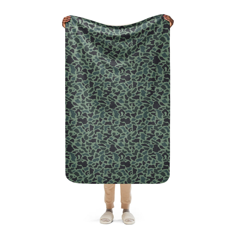 Duck Hunter Woodland Spot CAMO Sherpa Blanket - 37″×57″