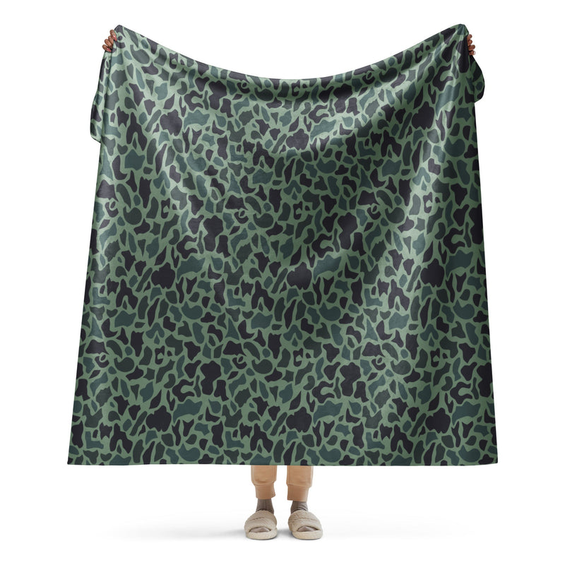 Duck Hunter Woodland Spot CAMO Sherpa Blanket - 60″×80″