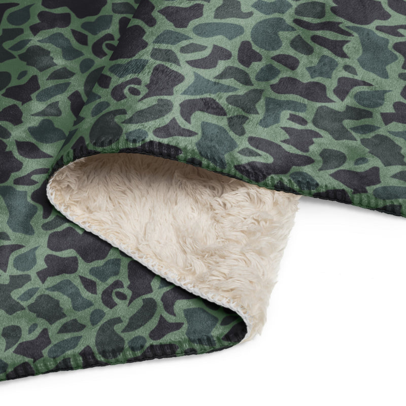 Duck Hunter Woodland Spot CAMO Sherpa Blanket
