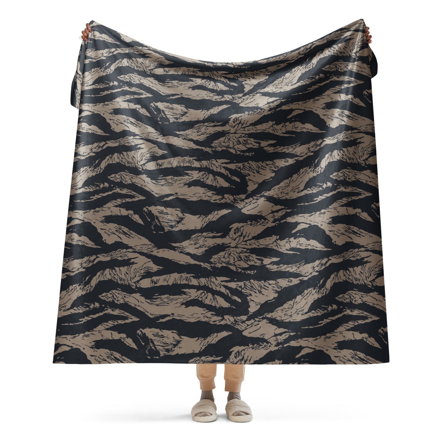 Afghanistan Taliban Special Forces Badri Tiger Stripe CAMO Sherpa blanket - 60″×80″ - Blankets