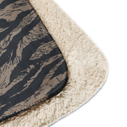 Afghanistan Taliban Special Forces Badri Tiger Stripe CAMO Sherpa blanket - Blankets