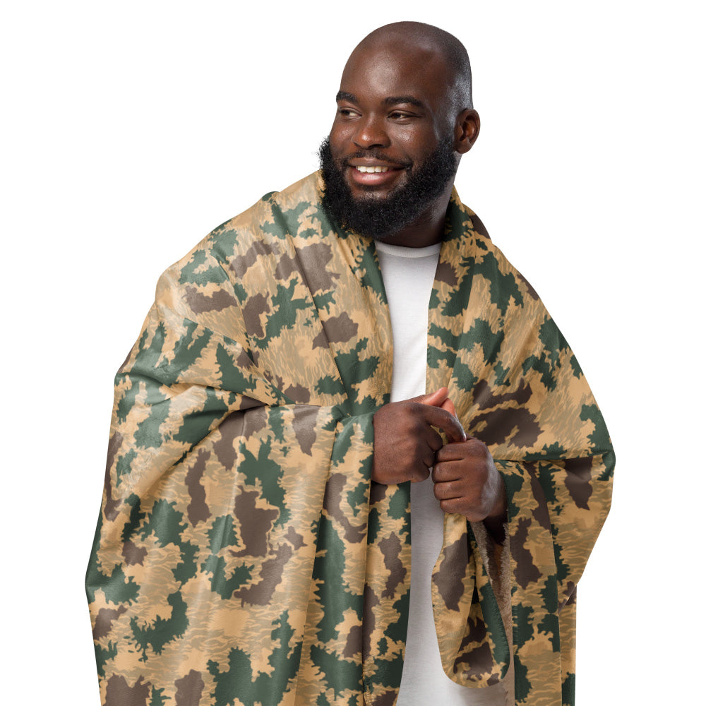 African Pinwheel CAMO Sherpa blanket - Blanket