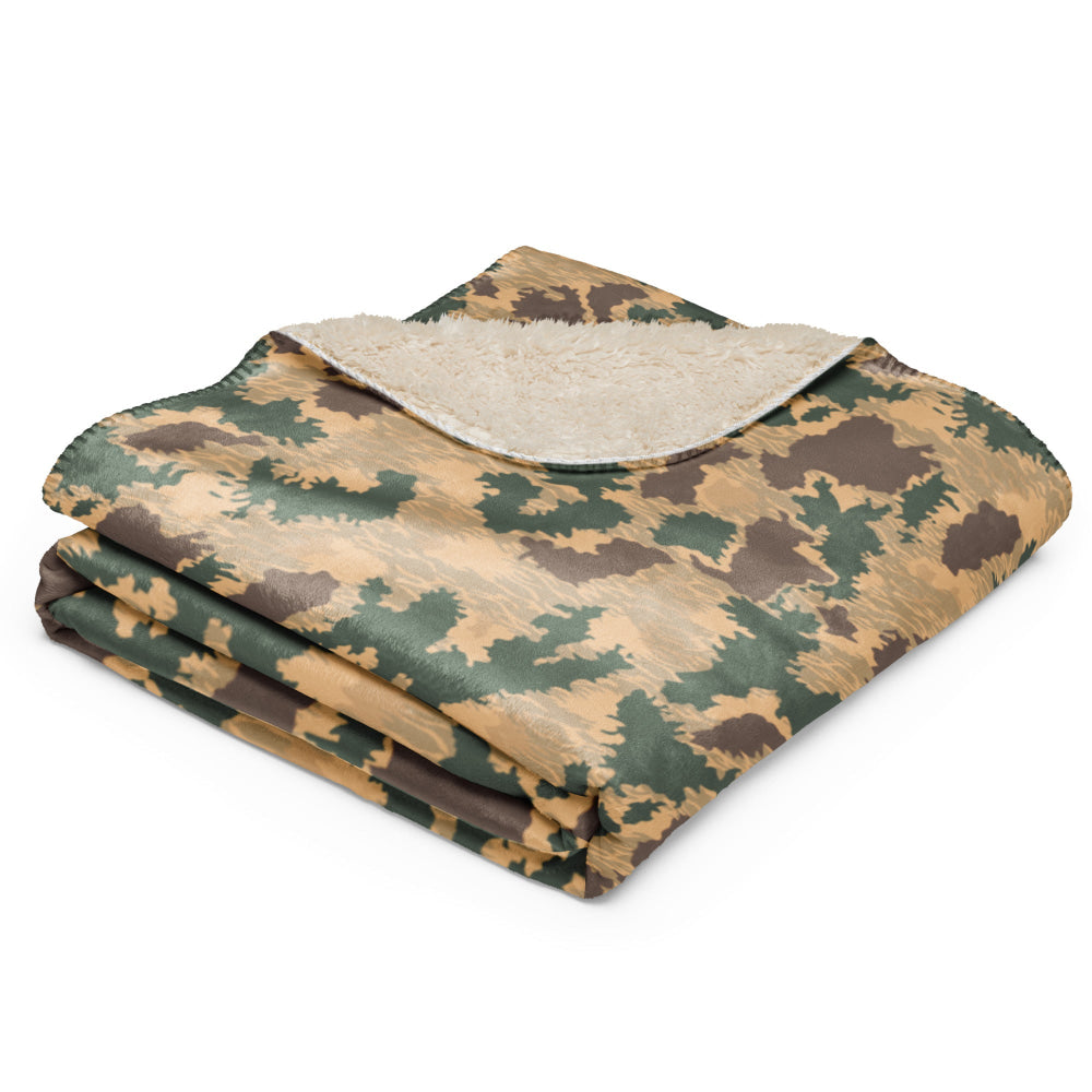 African Pinwheel CAMO Sherpa blanket - Blanket