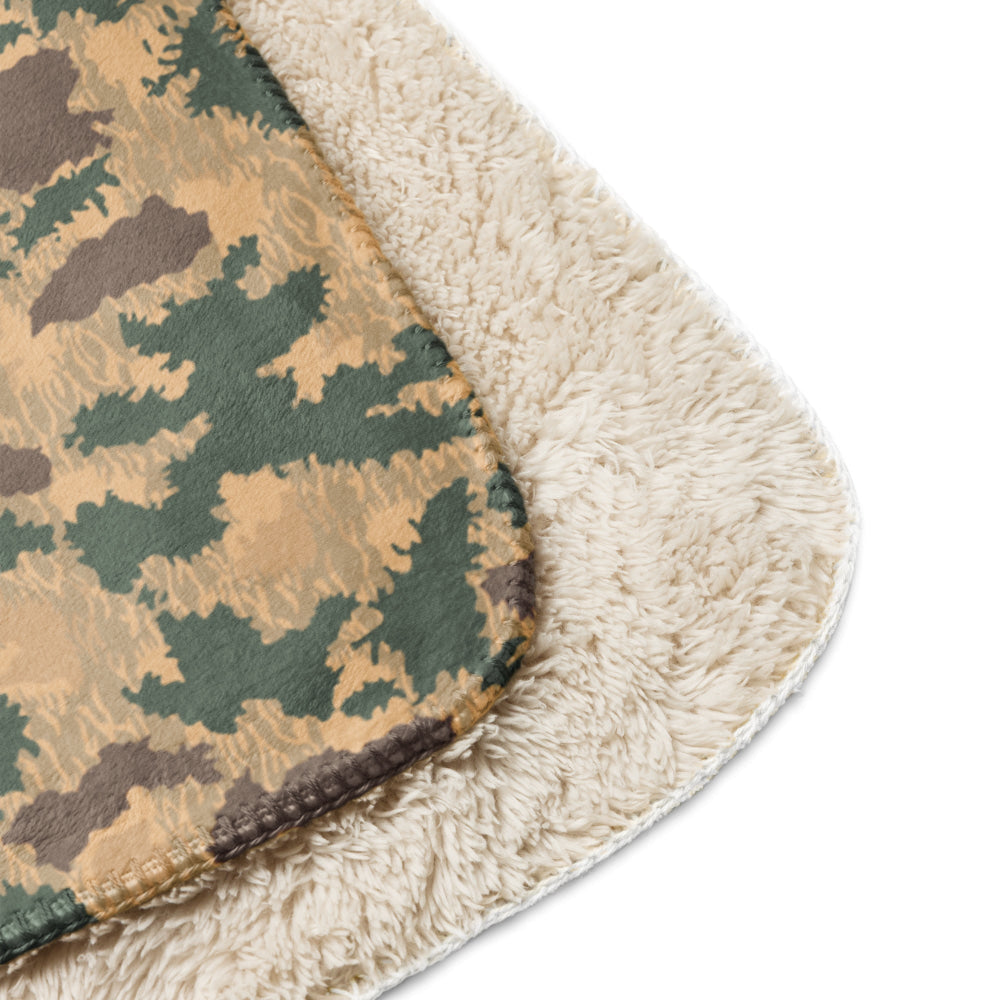 African Pinwheel CAMO Sherpa blanket - Blanket