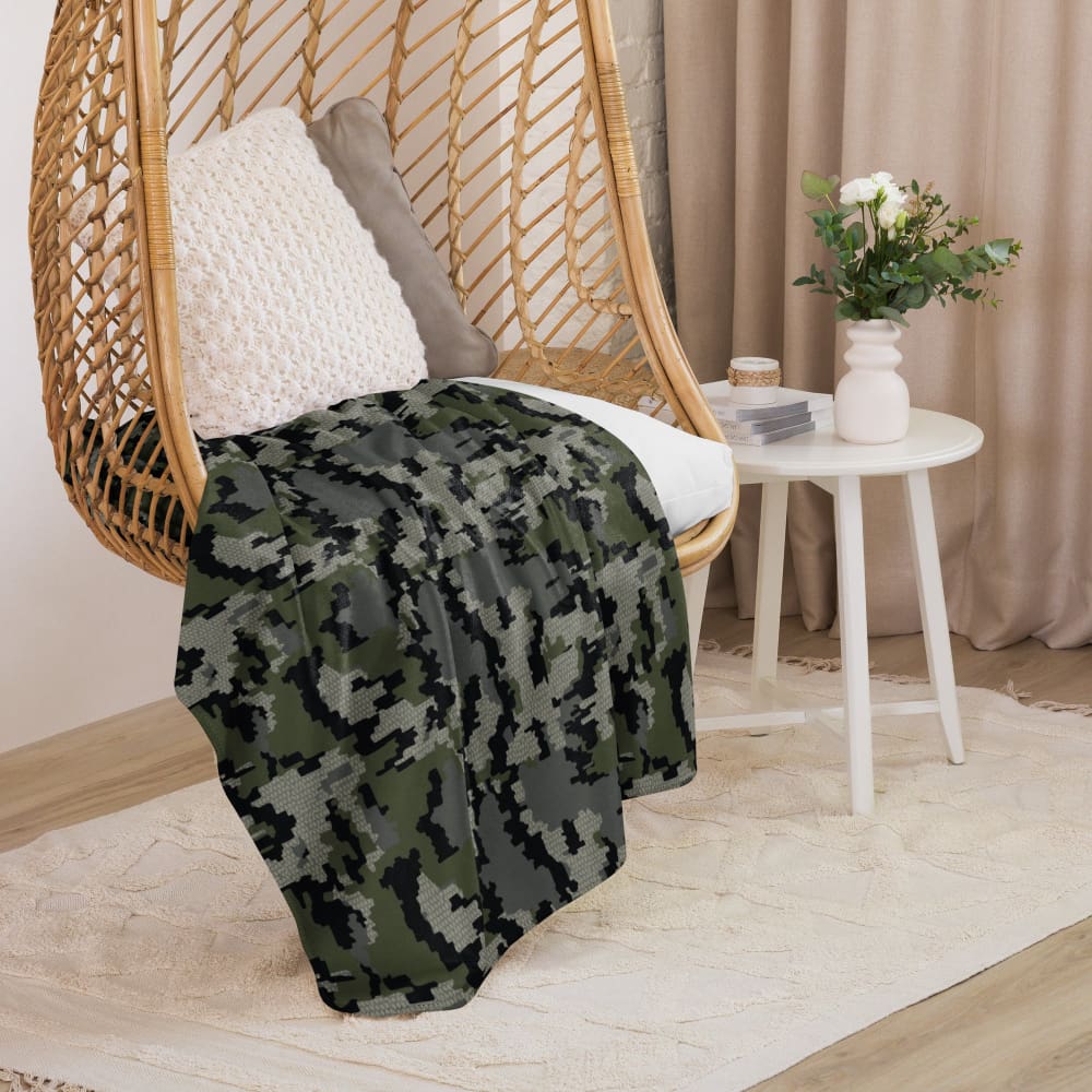 Alaska Alpine CAMO Sherpa blanket