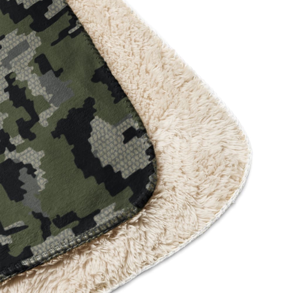 Alaska Alpine CAMO Sherpa blanket