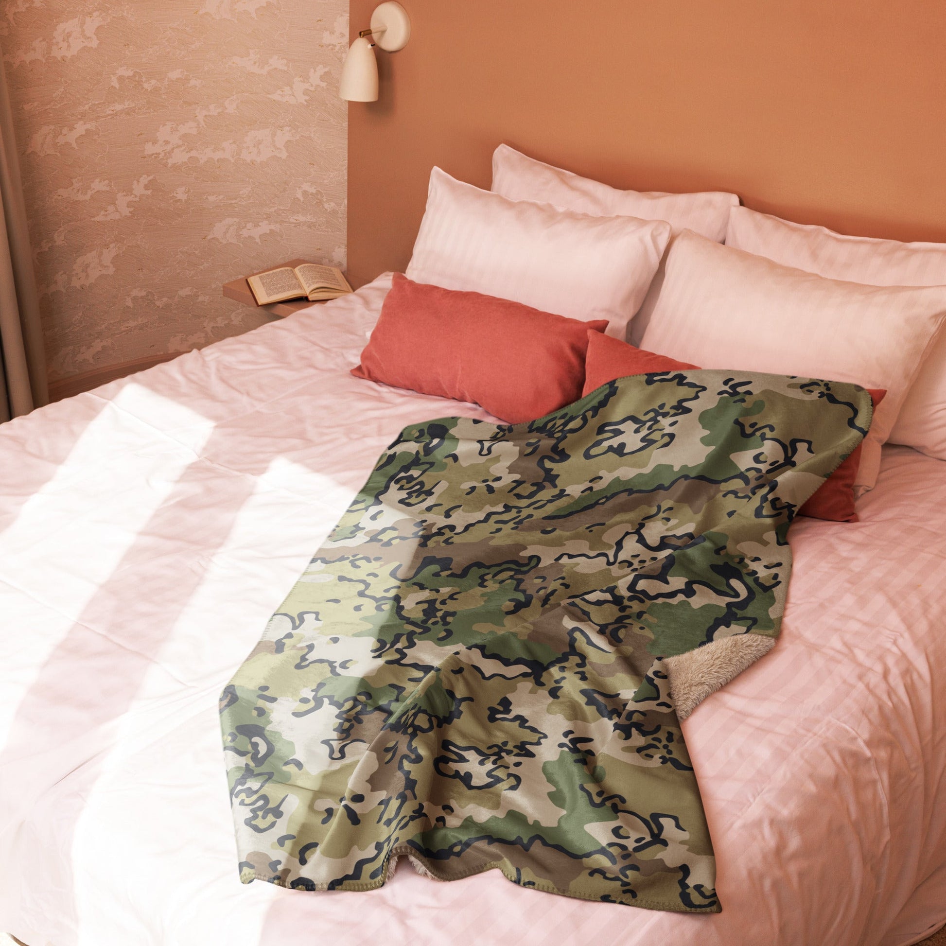 Alaska Chocolate Chip Multi-terrain CAMO Sherpa Blanket