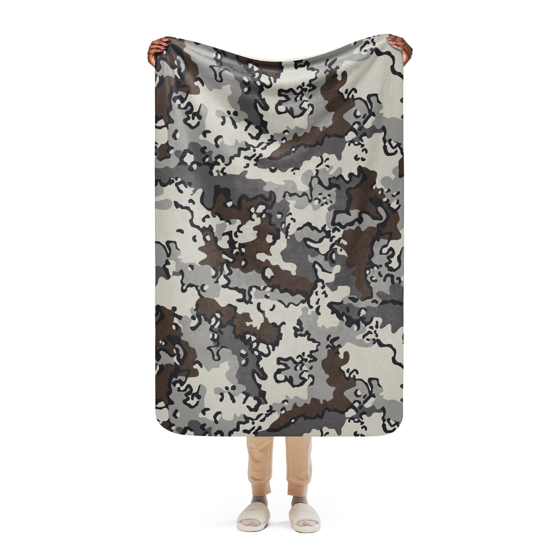 Alaska Chocolate Chip Tundra CAMO Sherpa Blanket - 37″×57″
