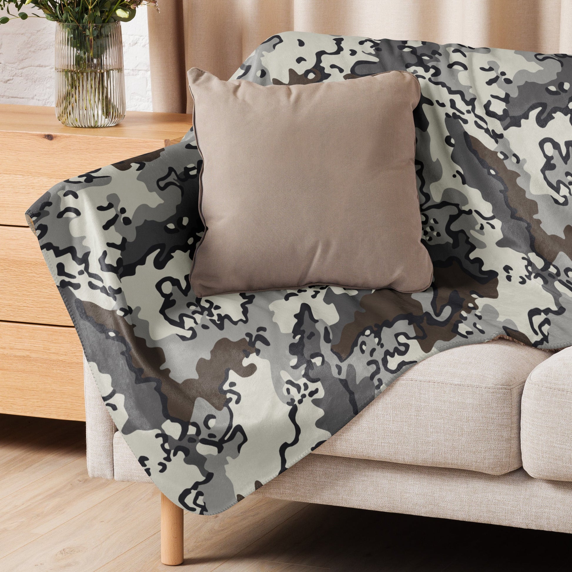 Alaska Chocolate Chip Tundra CAMO Sherpa Blanket