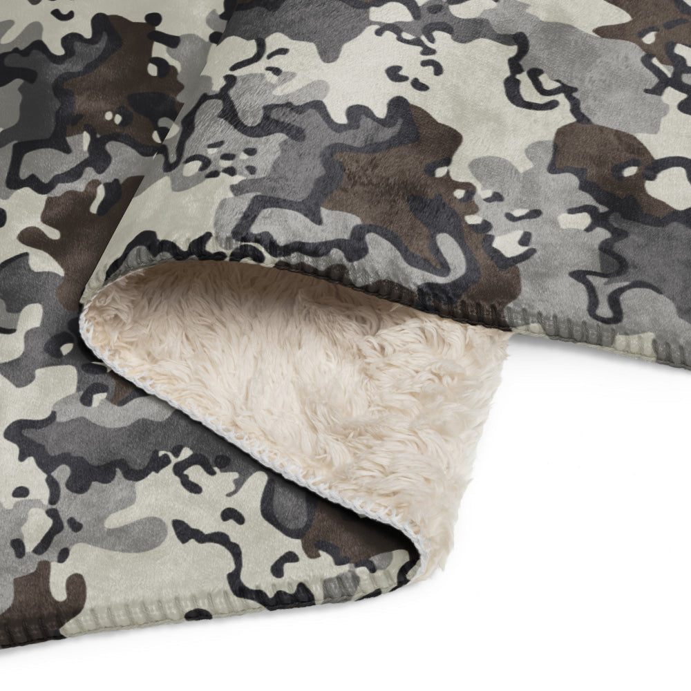 Alaska Chocolate Chip Tundra CAMO Sherpa blanket - Blanket