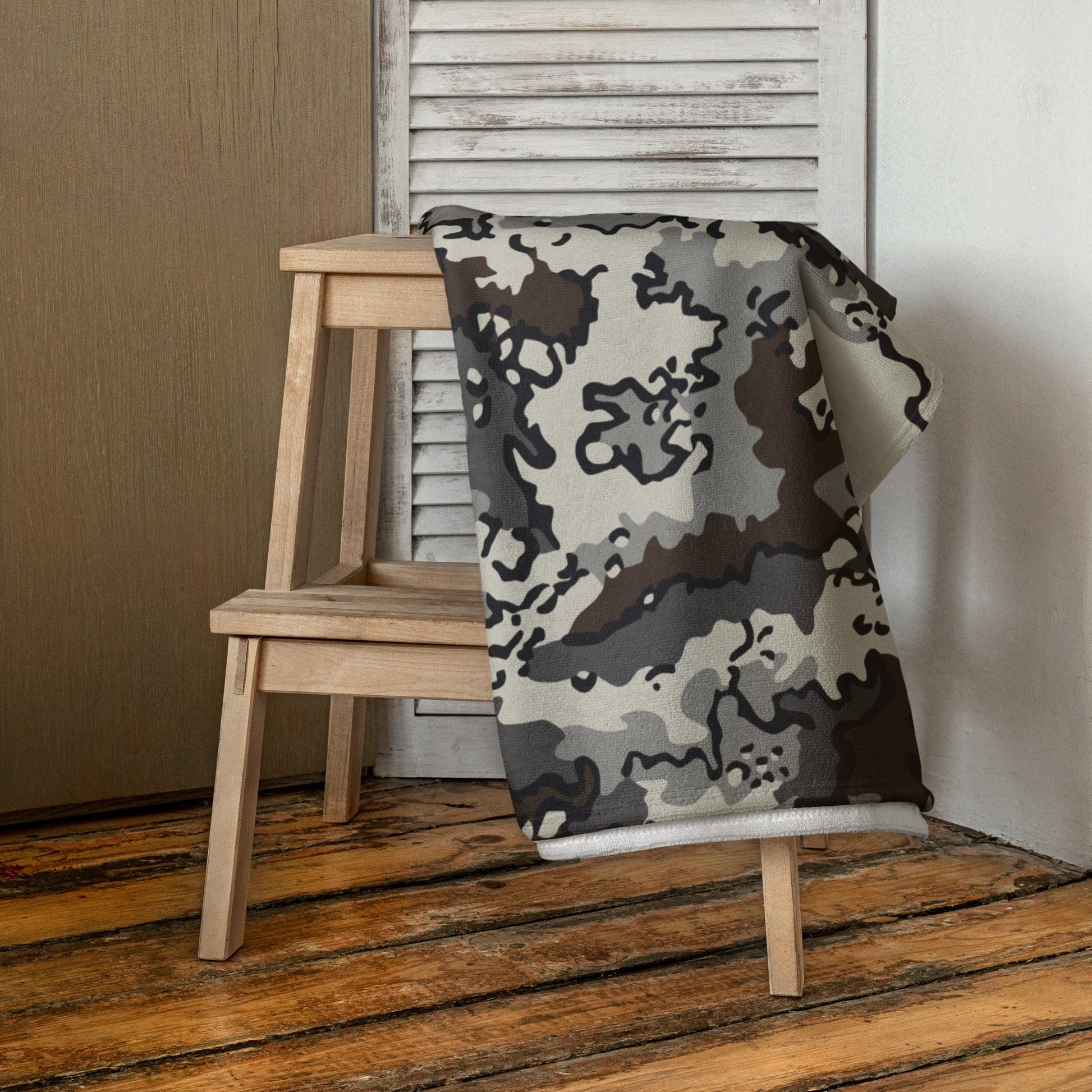 Alaska Chocolate Chip Tundra CAMO Towel