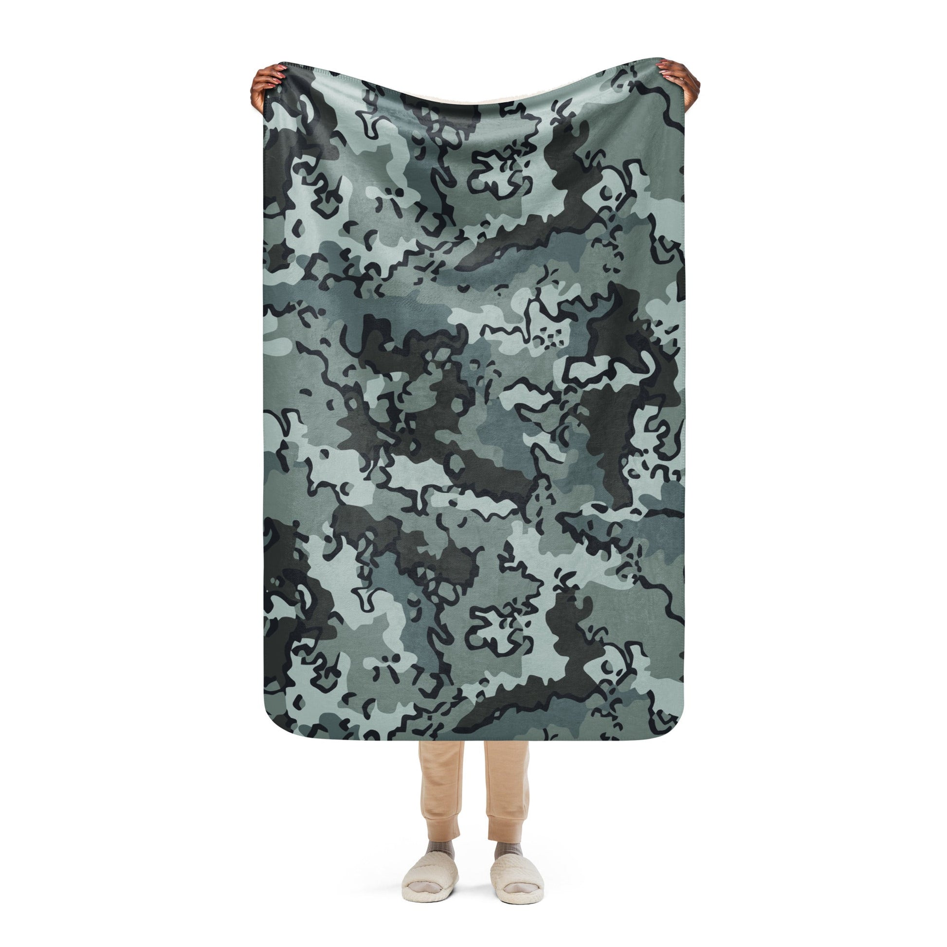 Alaska Chocolate Chip Urban CAMO Sherpa blanket - 37″×57″ - Blankets