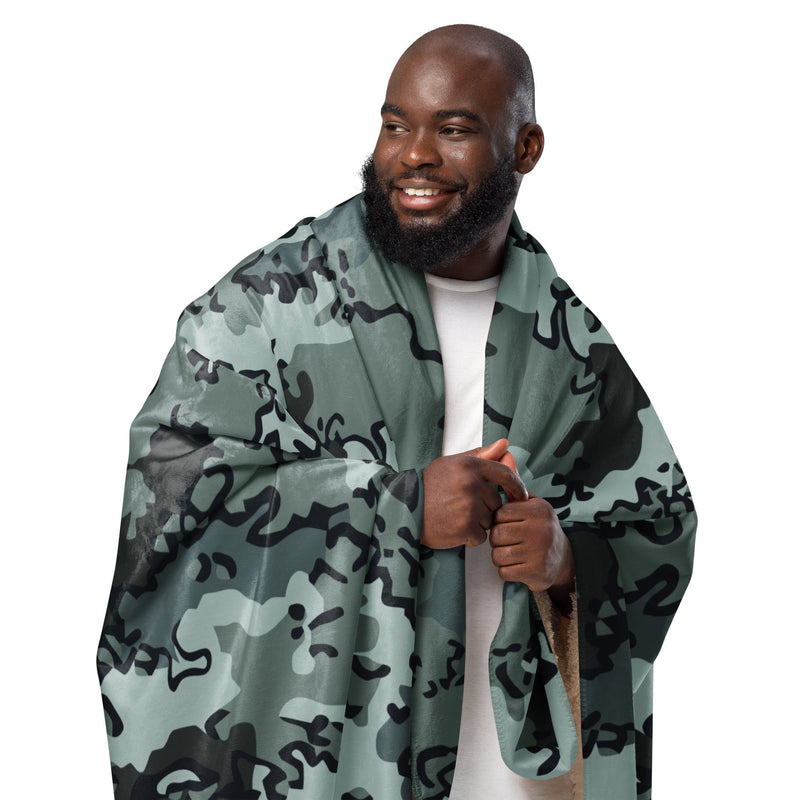 Alaska Chocolate Chip Urban CAMO Sherpa Blanket