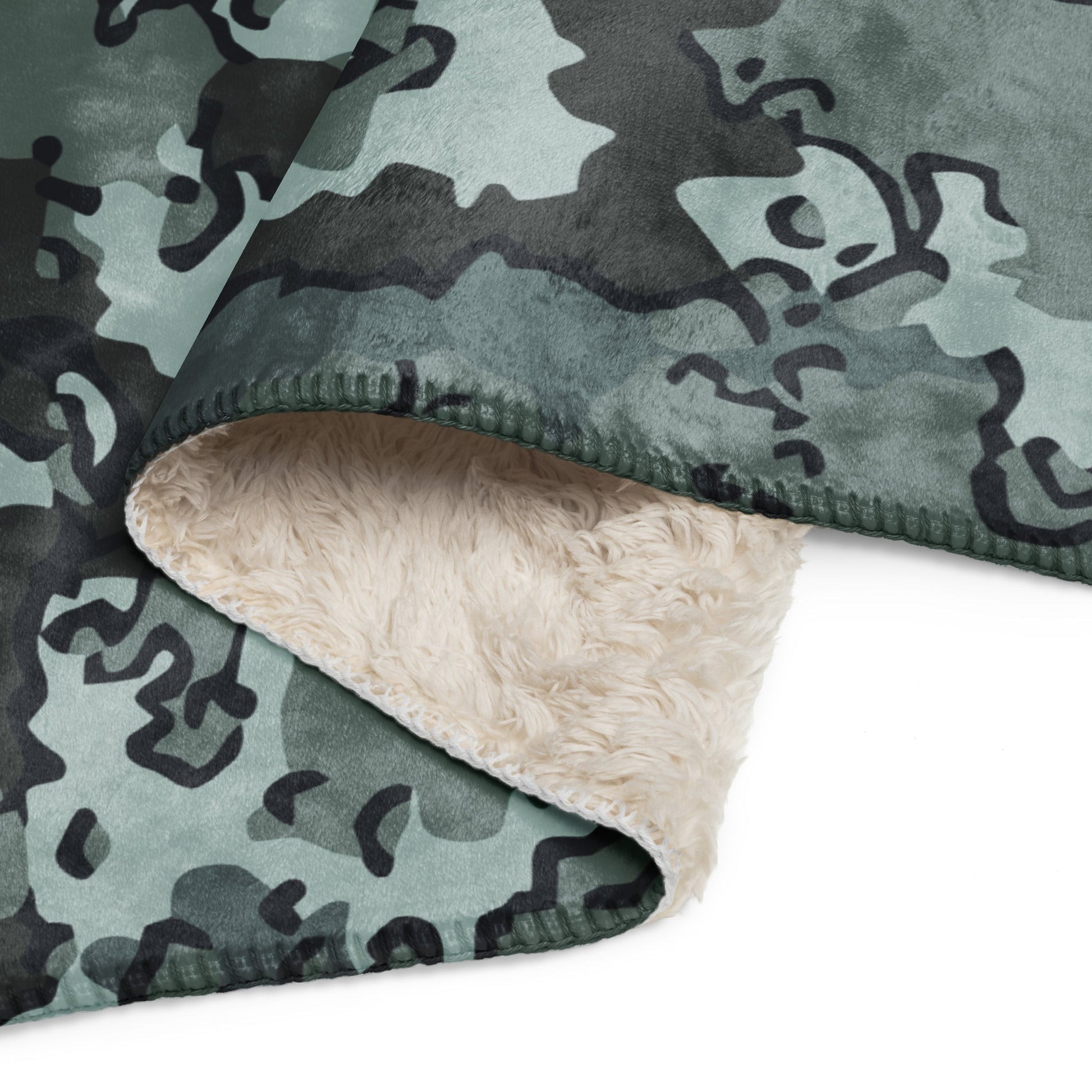 Alaska Chocolate Chip Urban CAMO Sherpa blanket - Blankets