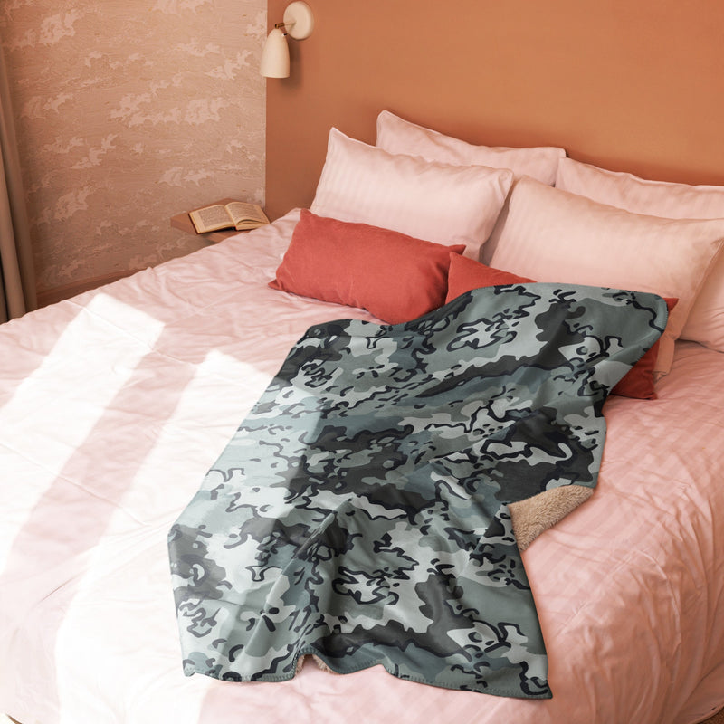 Alaska Chocolate Chip Urban CAMO Sherpa Blanket