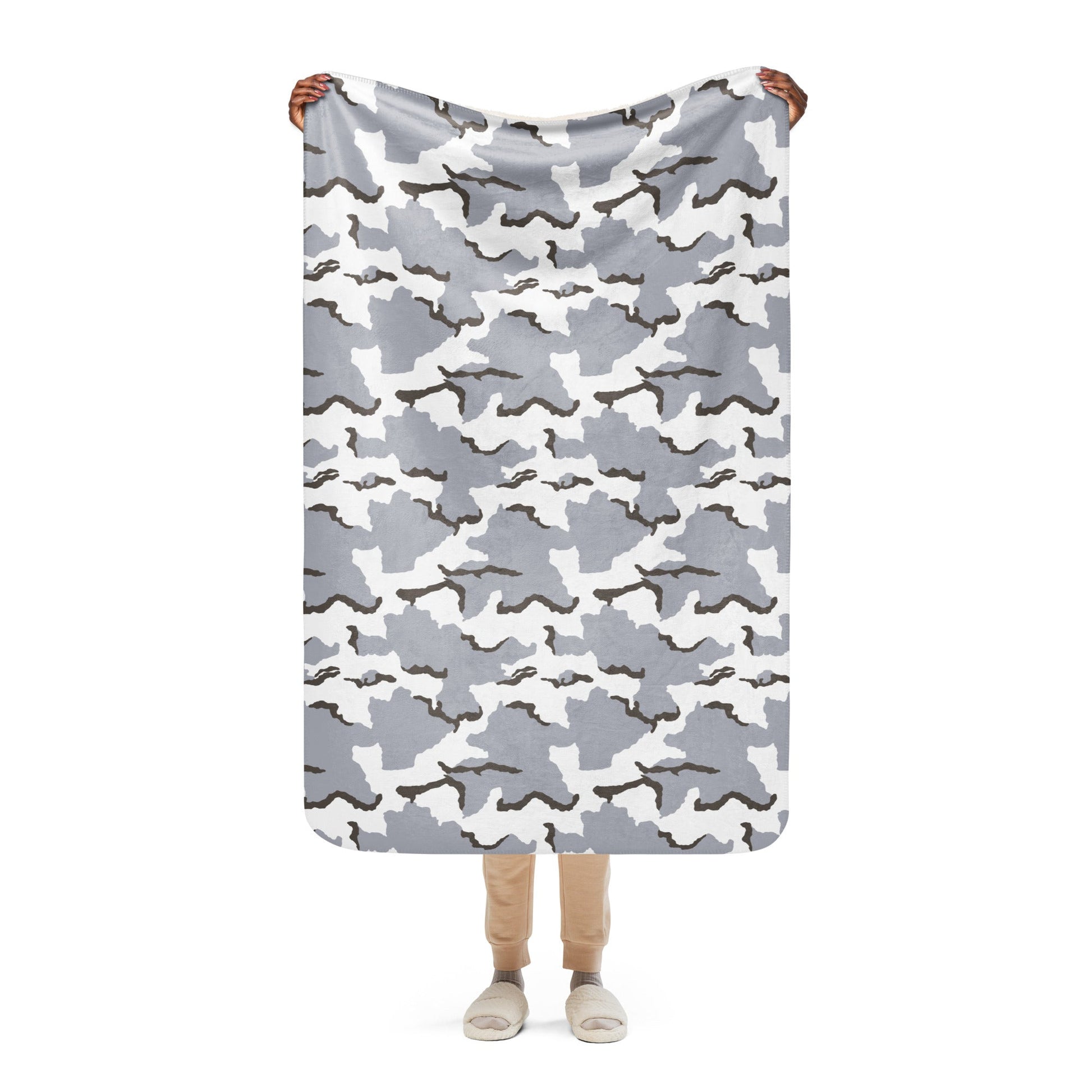 Alaska Tundra CAMO Sherpa blanket - 37″×57″ - Blankets