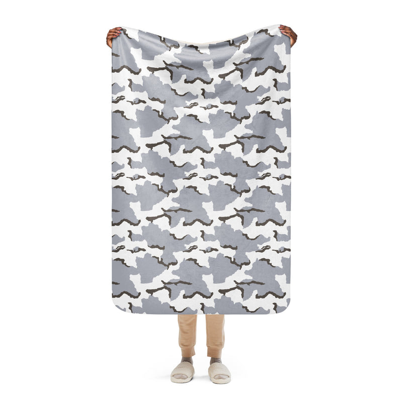 Alaska Tundra CAMO Sherpa Blanket - 37″×57″