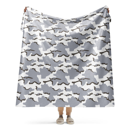 Alaska Tundra CAMO Sherpa blanket - 60″×80″ - Blankets