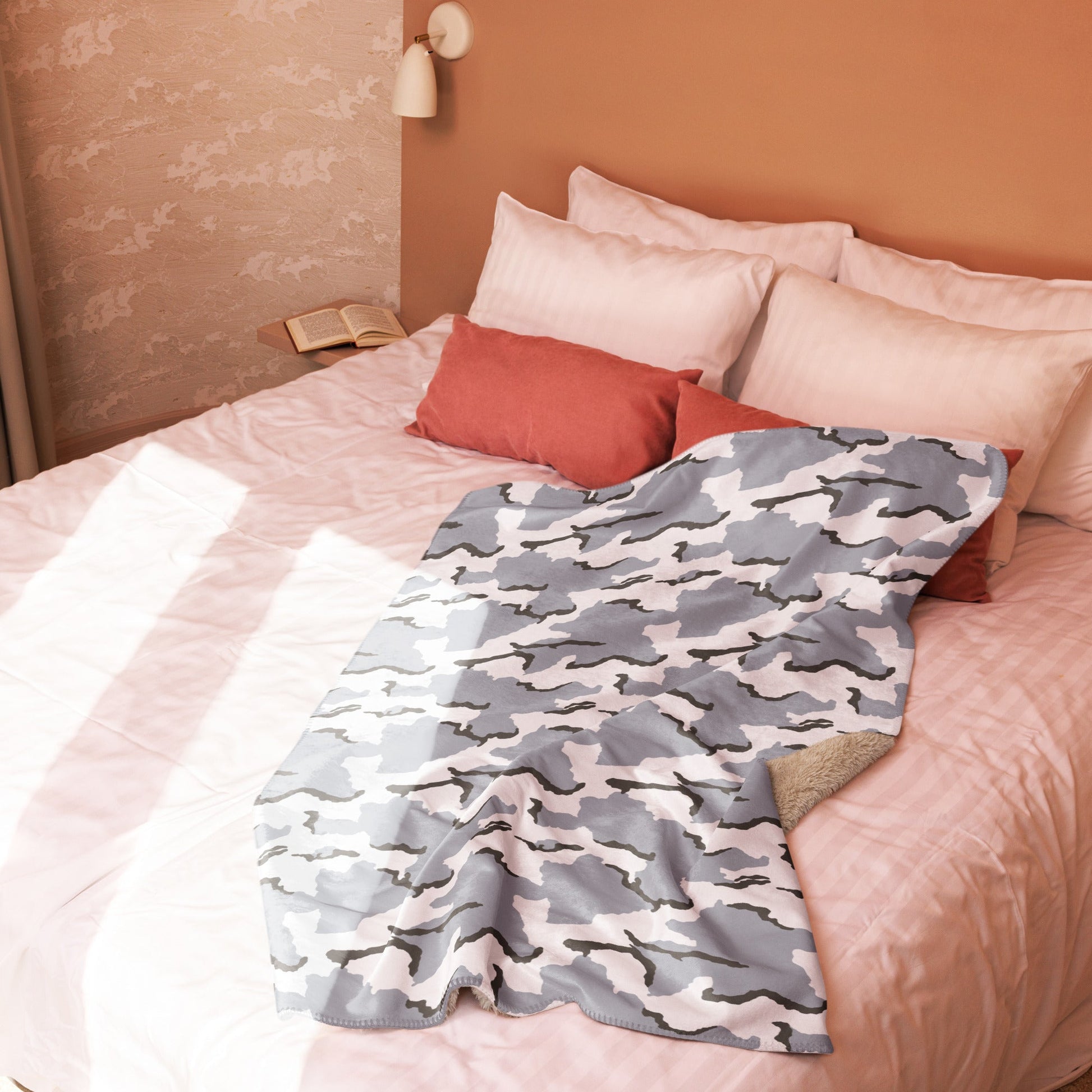 Alaska Tundra CAMO Sherpa blanket - Blankets