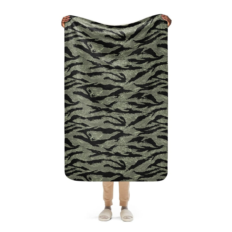 All - Terrain Tiger Stripe OPFOR Night Desert CAMO Sherpa blanket - 37″×57″