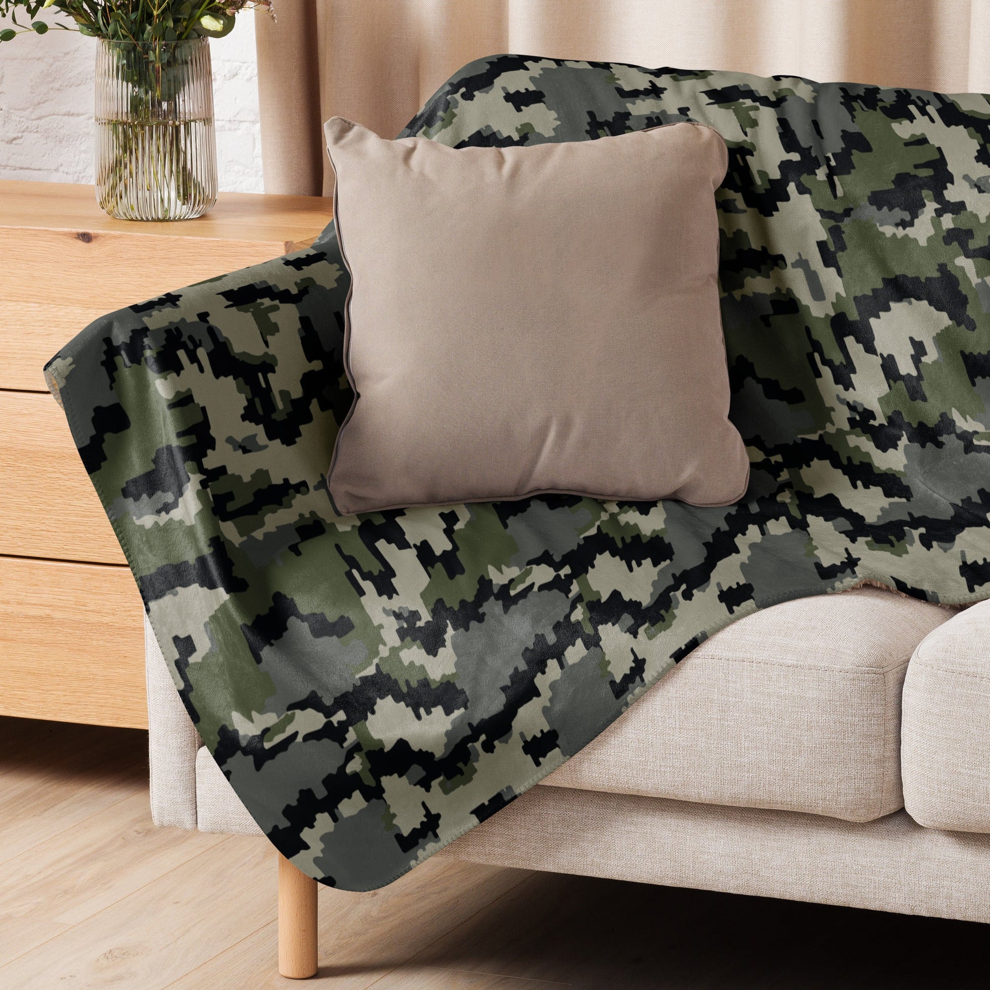 Alpine Invader CAMO Sherpa Blanket