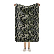 Alpine Invader CAMO Sherpa Blanket - 37″×57″