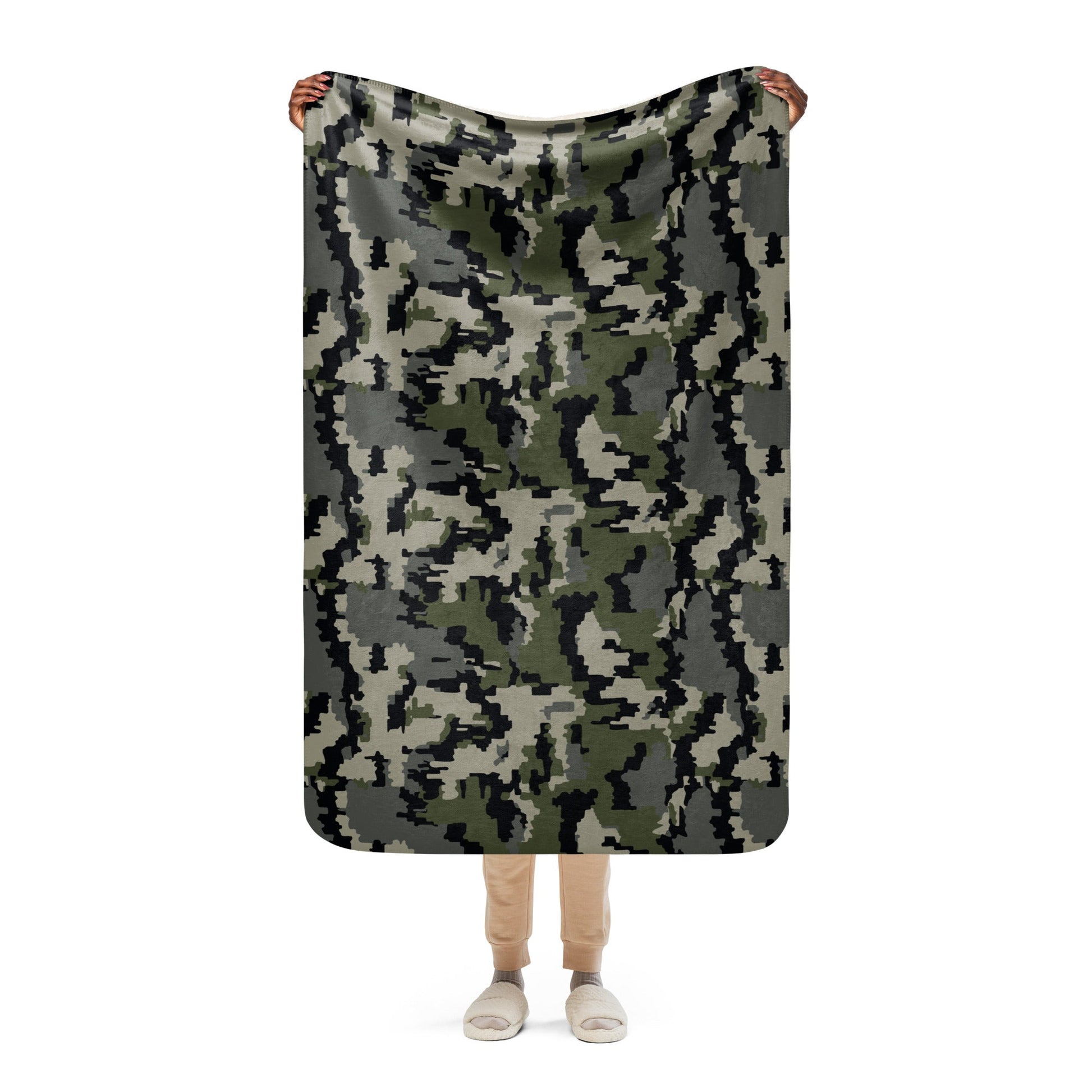 Alpine Invader CAMO Sherpa Blanket - 37″×57″