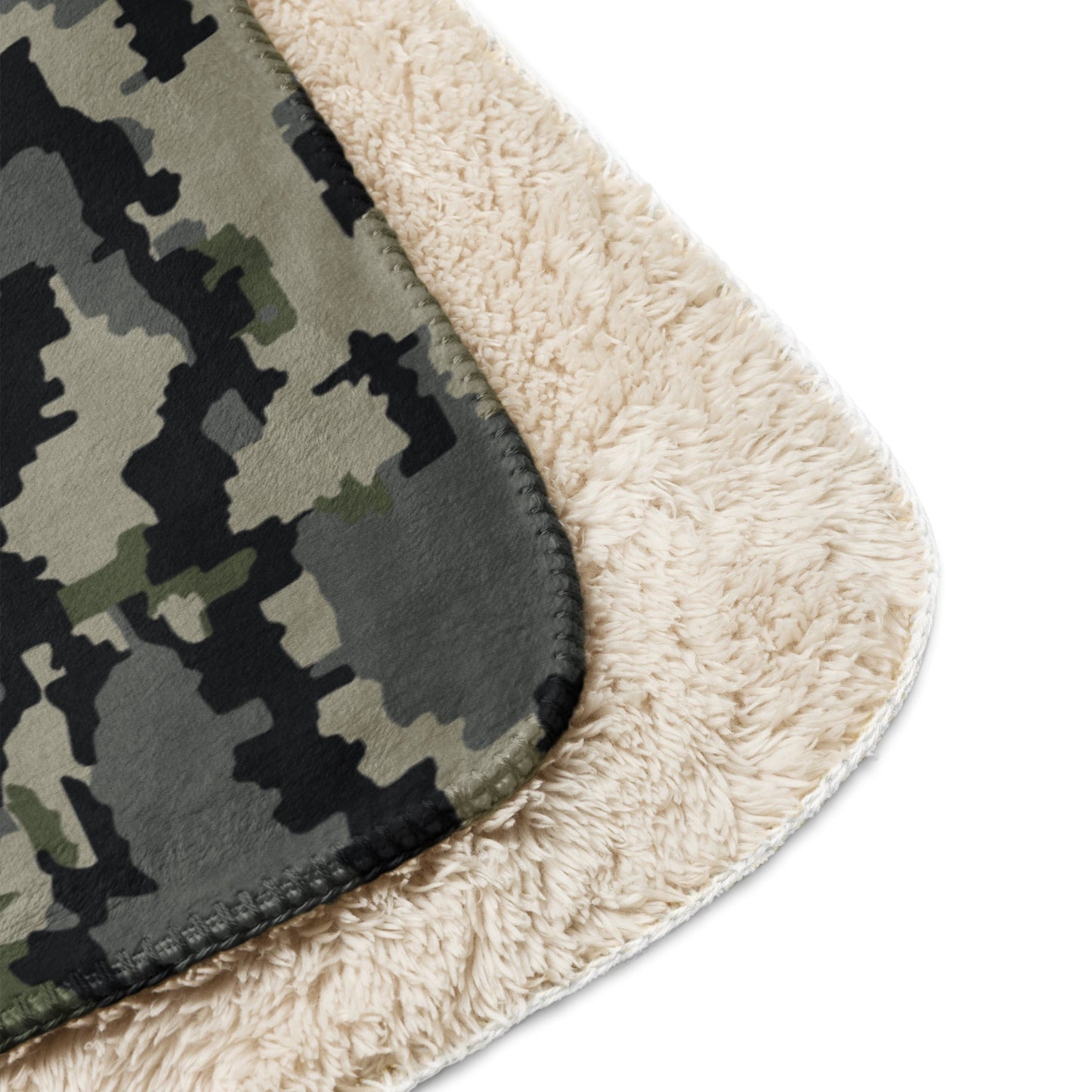Alpine Invader CAMO Sherpa Blanket