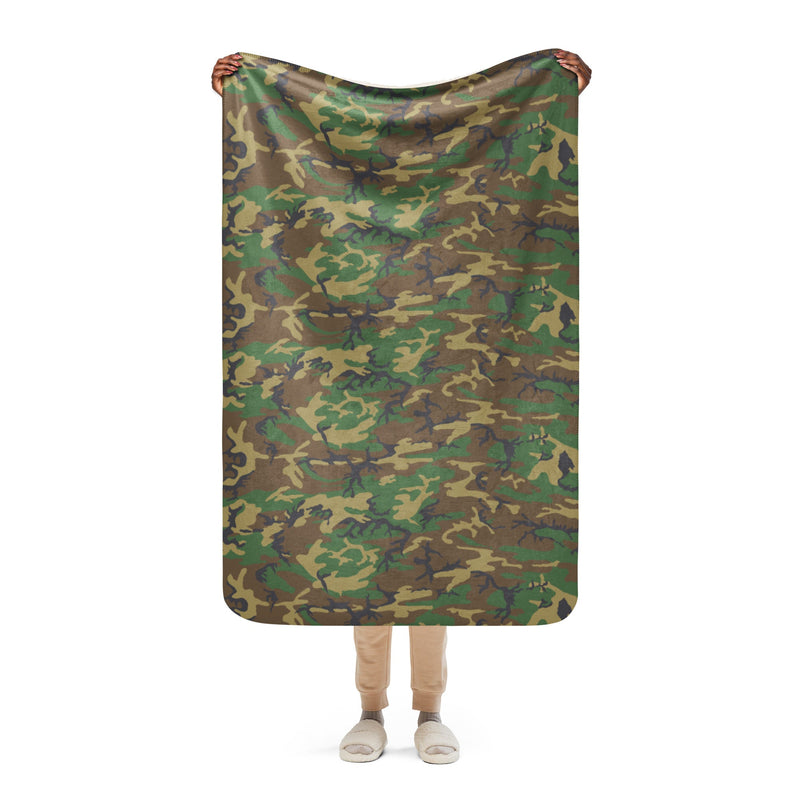 ERDL Highland CAMO Sherpa Blanket - 37″×57″