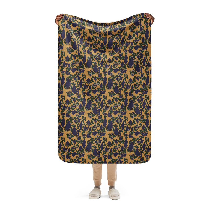 American Frog Skin Dusk CAMO Sherpa Blanket - 37″×57″