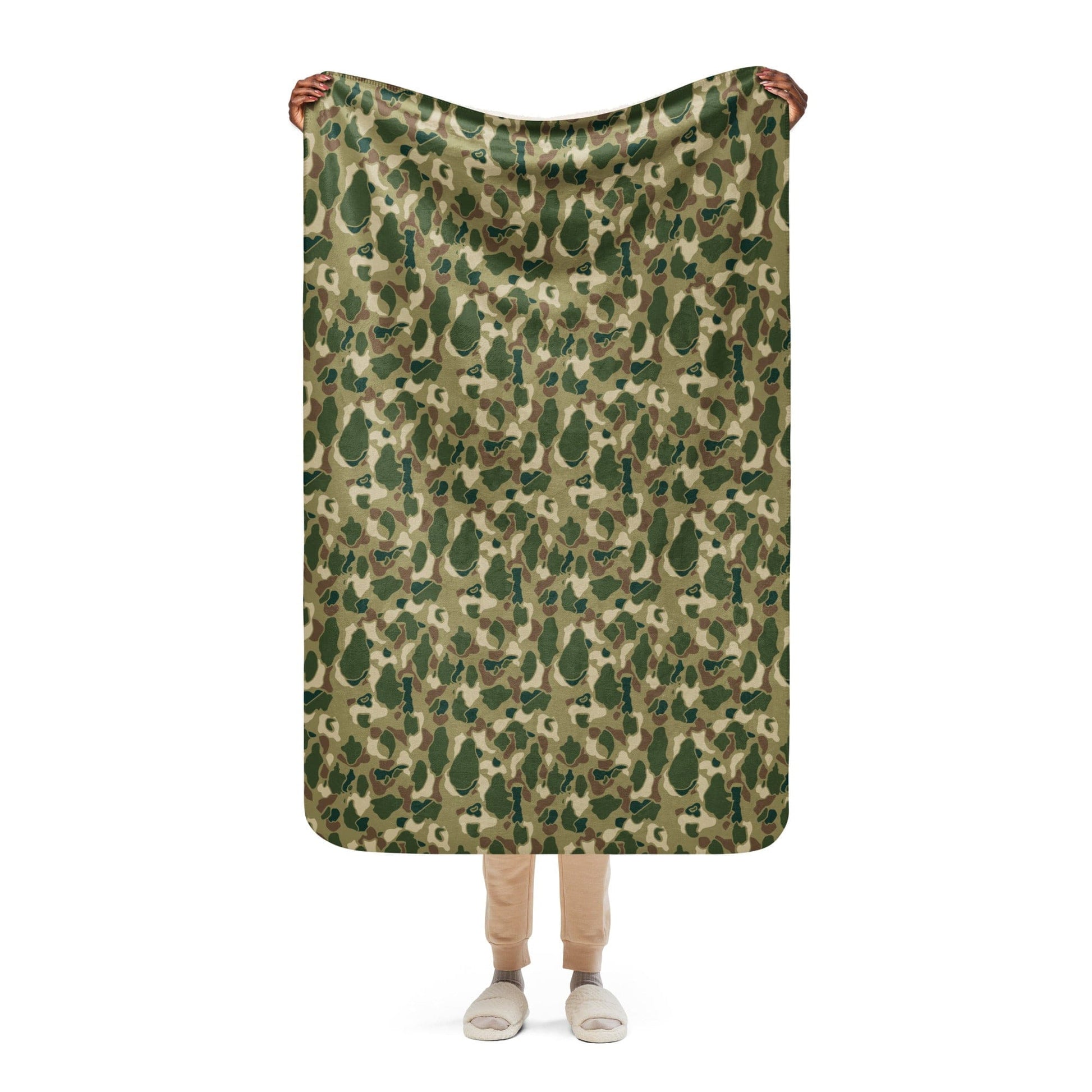 American Frog Skin Multi-terrain CAMO Sherpa Blanket - 37″×57″