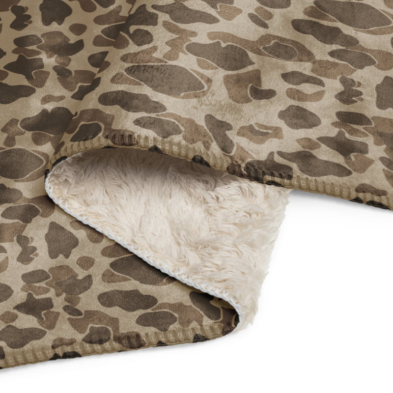 American Frog Skin Sandbeach CAMO Sherpa Blanket