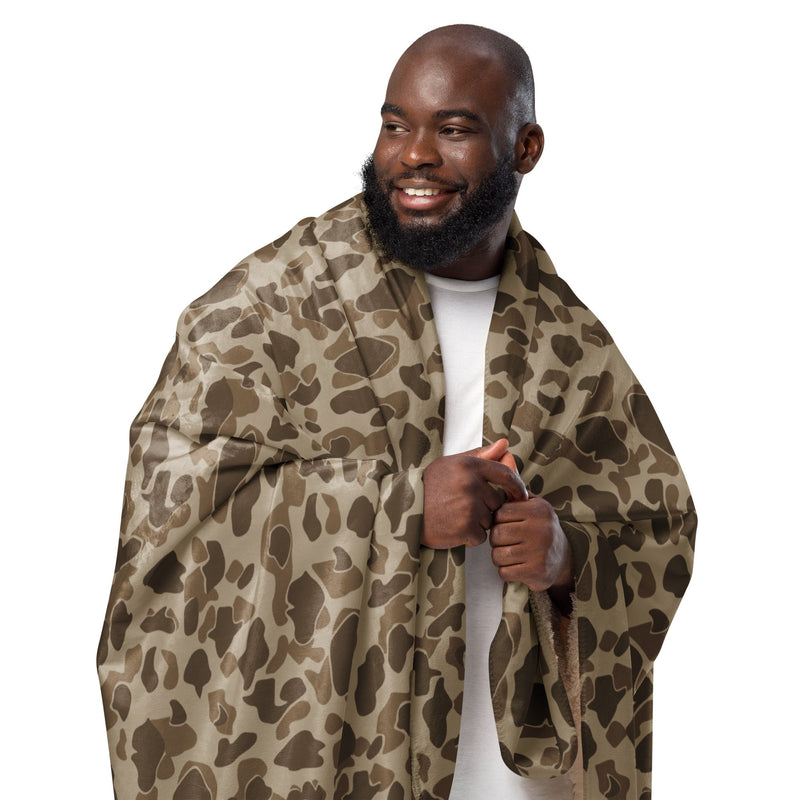 American Frog Skin Sandbeach CAMO Sherpa Blanket