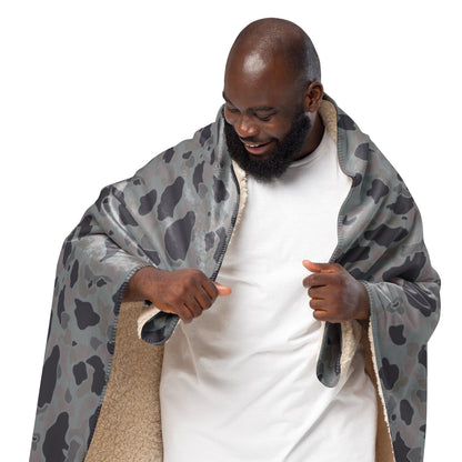 American Frog Skin Snow Shadow CAMO Sherpa Blanket