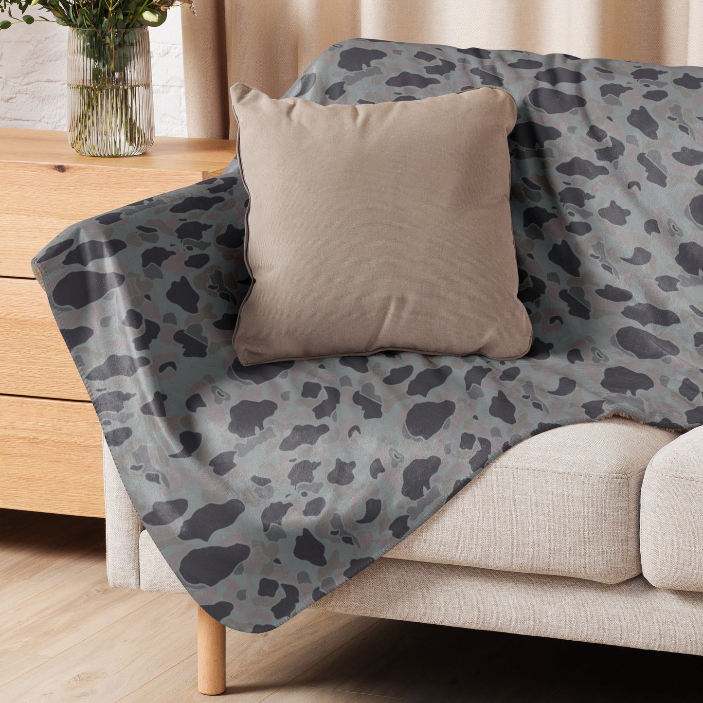 American Frog Skin Snow Shadow CAMO Sherpa Blanket