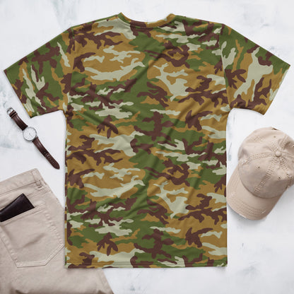 American M81 Olive Brush Woodland CAMO Mens t-shirt - T-Shirts
