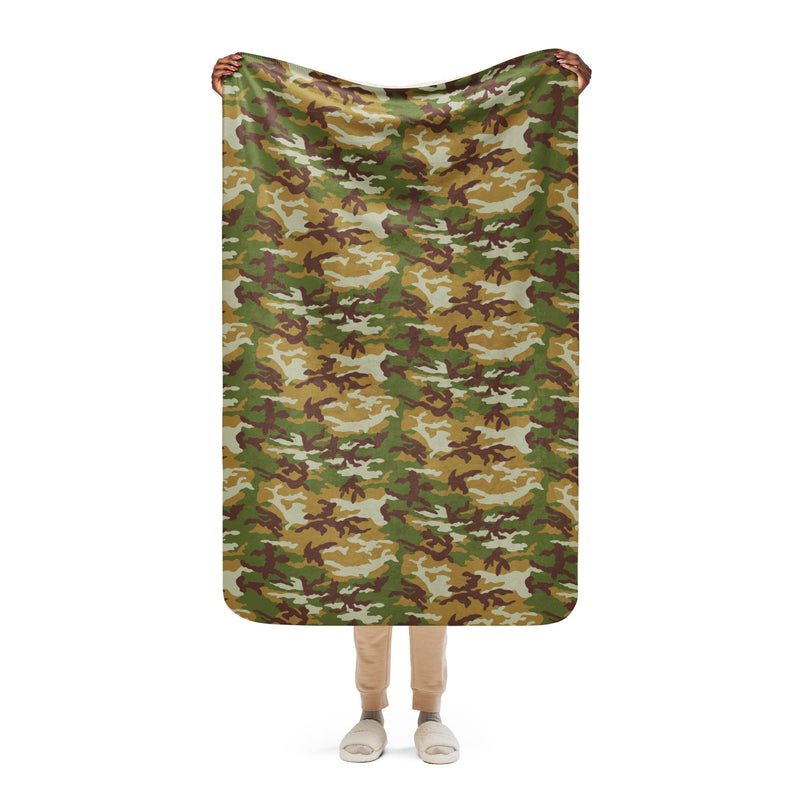 American M81 Olive Brush Woodland CAMO Sherpa Blanket - 37″×57″